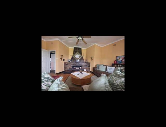 4 BEDROOM HOUSE FOR SALE IN FLORENTIA